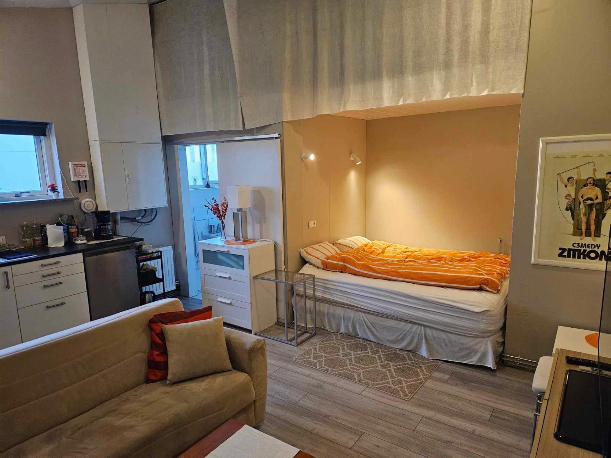 Private Studio Apartment Near The Airport Njarthvik Exterior photo